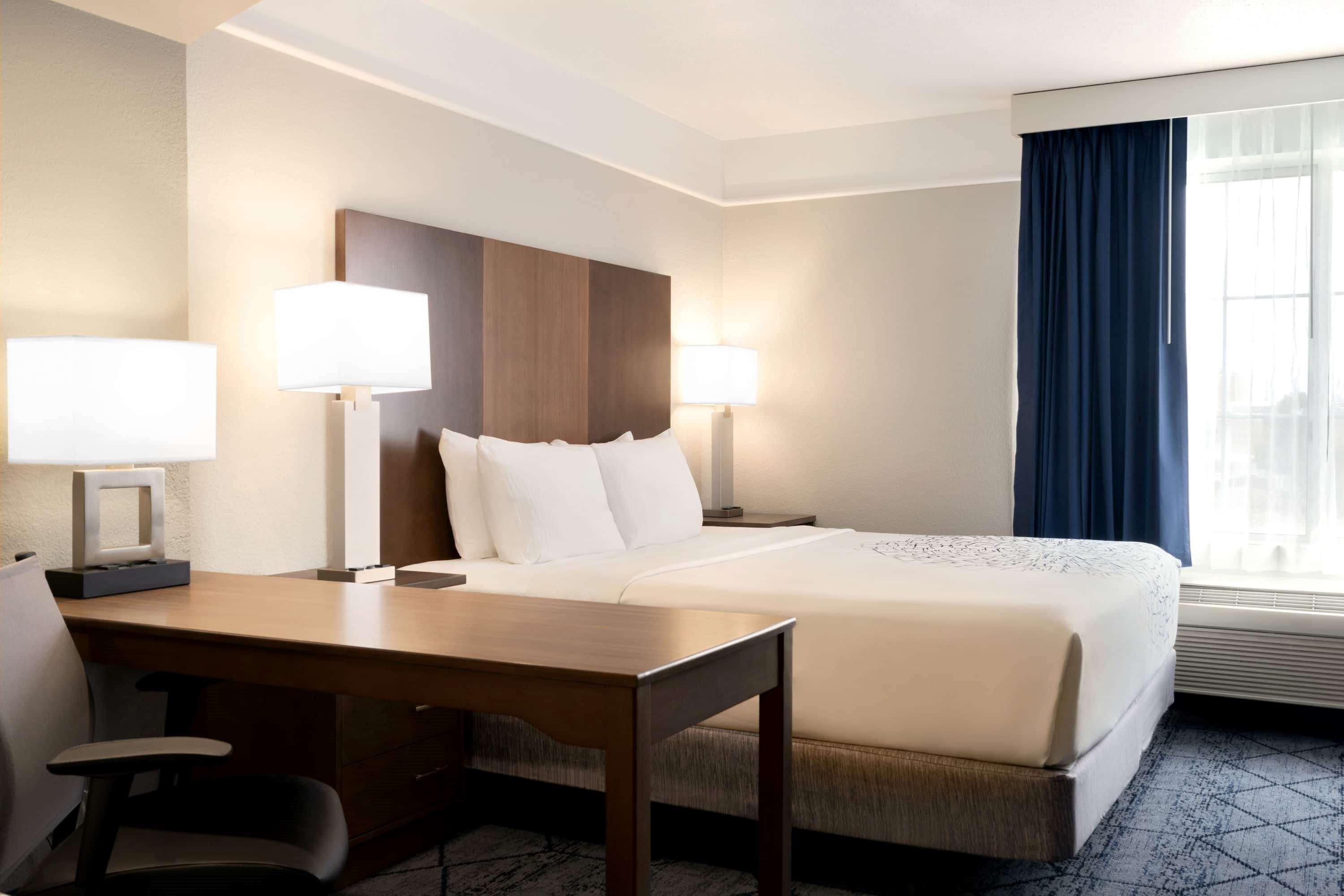 La Quinta Inn And Suites By Wyndham At Watiki Waterpark Rapid City Eksteriør bilde