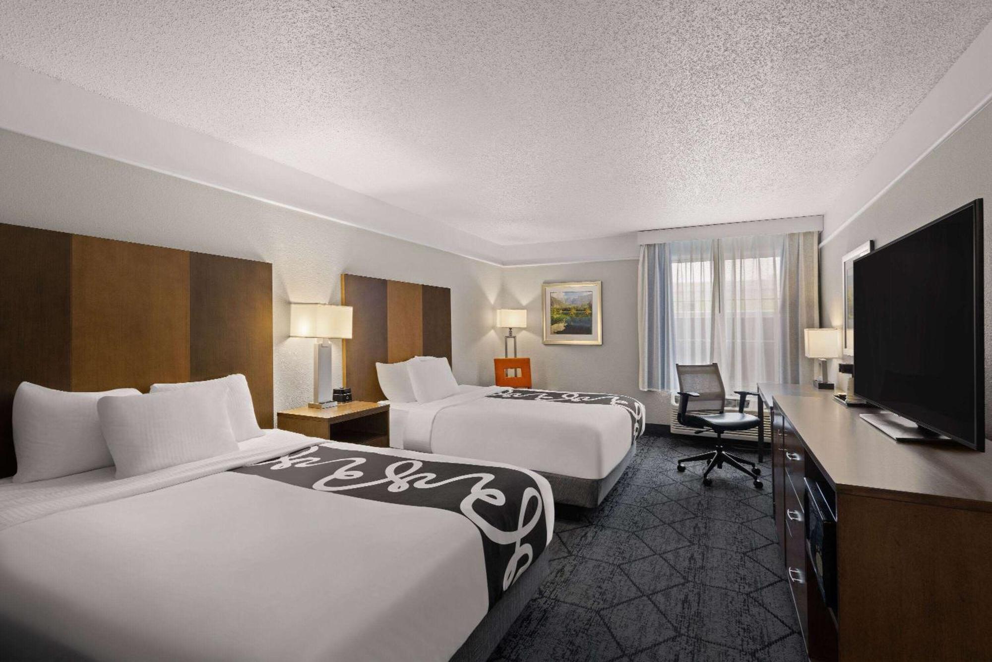 La Quinta Inn And Suites By Wyndham At Watiki Waterpark Rapid City Eksteriør bilde