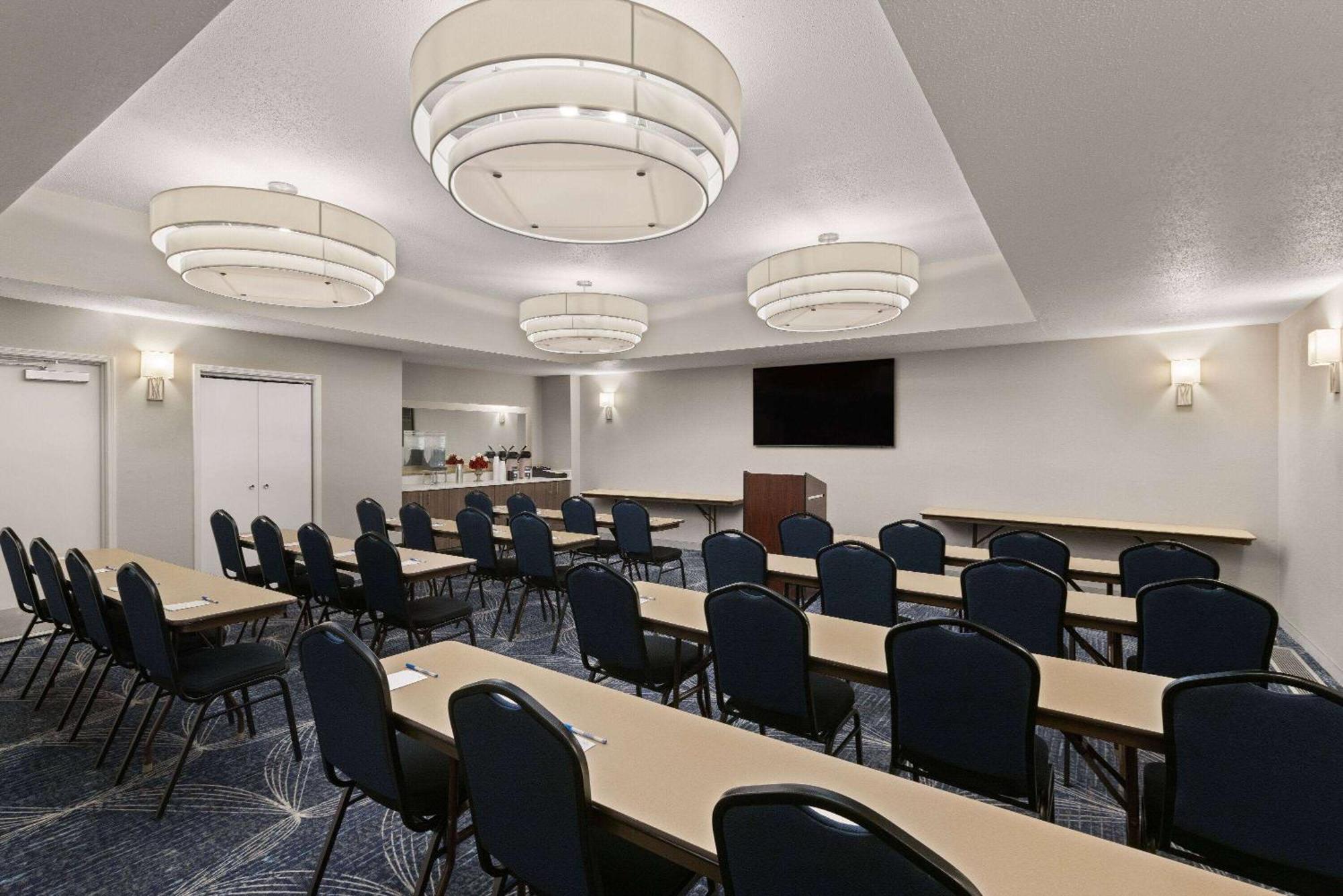 La Quinta Inn And Suites By Wyndham At Watiki Waterpark Rapid City Eksteriør bilde