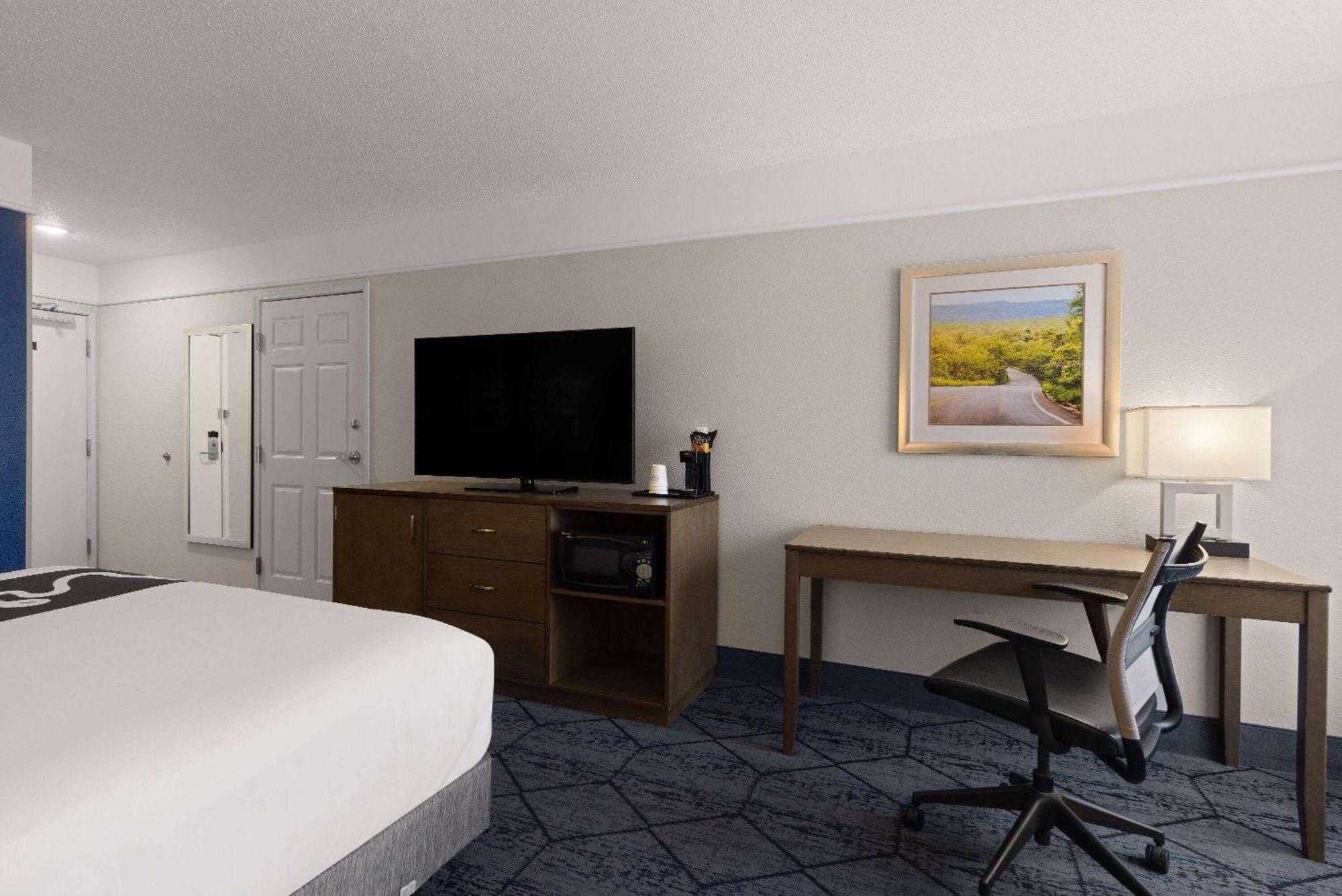 La Quinta Inn And Suites By Wyndham At Watiki Waterpark Rapid City Eksteriør bilde