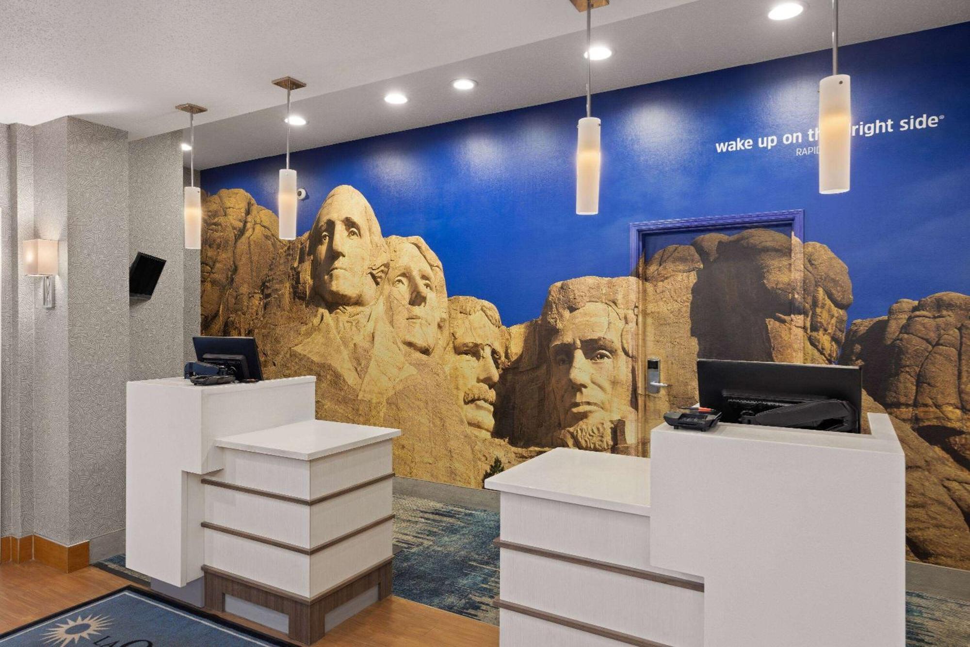 La Quinta Inn And Suites By Wyndham At Watiki Waterpark Rapid City Eksteriør bilde