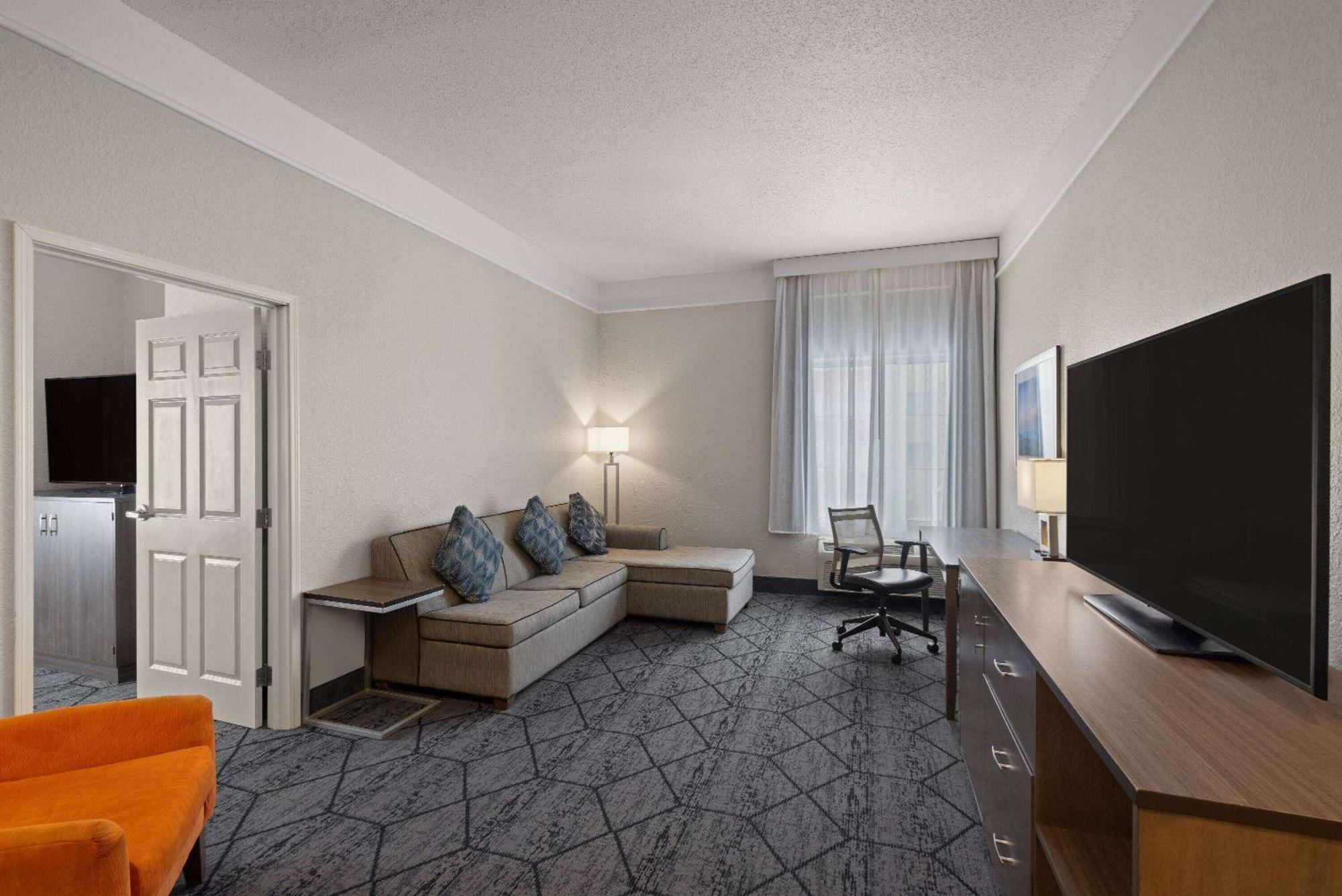 La Quinta Inn And Suites By Wyndham At Watiki Waterpark Rapid City Eksteriør bilde