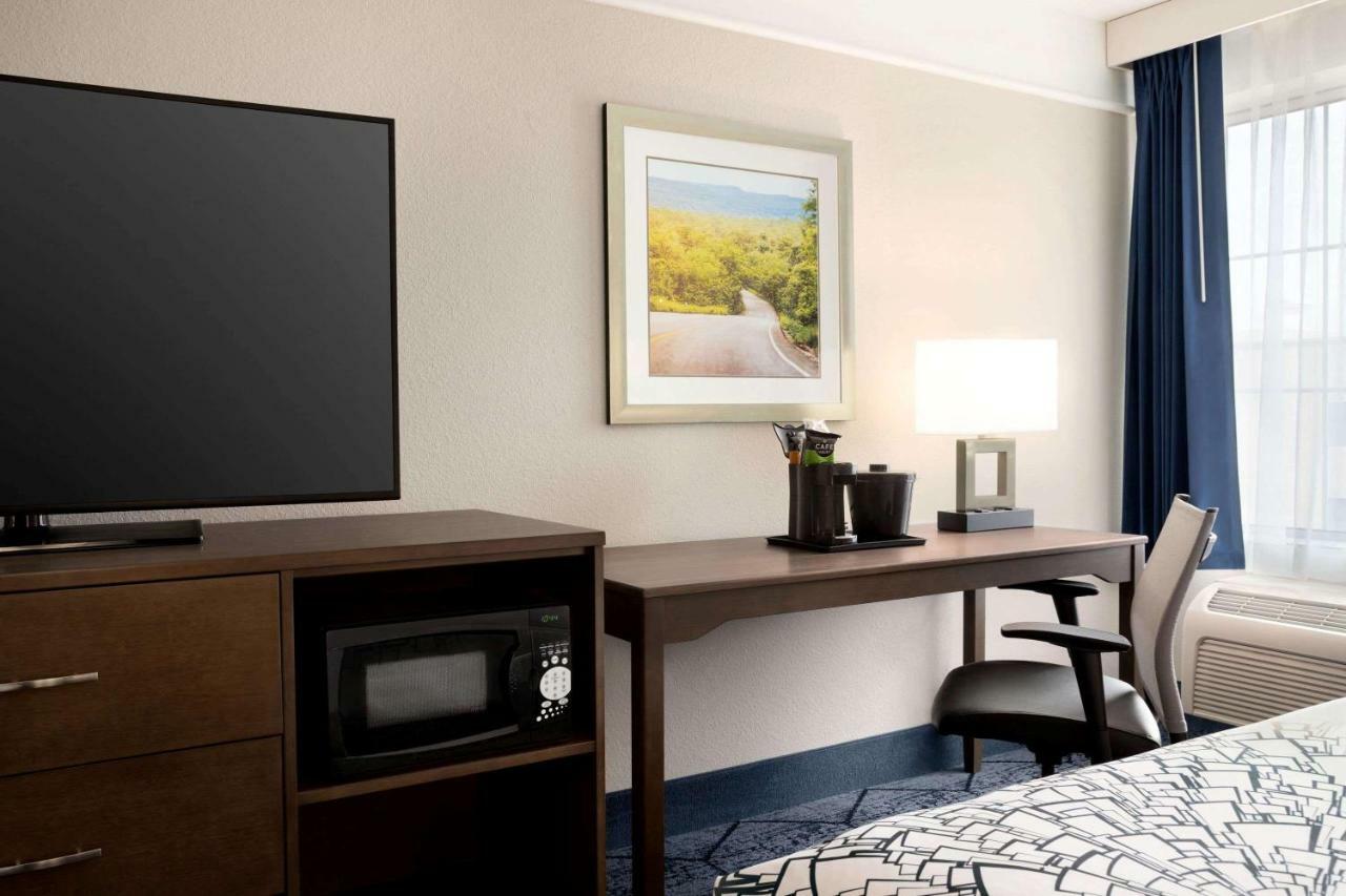 La Quinta Inn And Suites By Wyndham At Watiki Waterpark Rapid City Eksteriør bilde